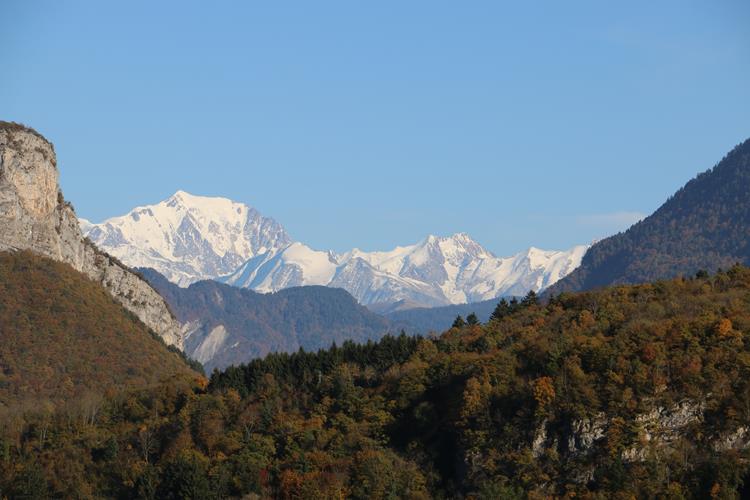 Connaissez-vous les montagnes autour de la Ferme de Gy ?
