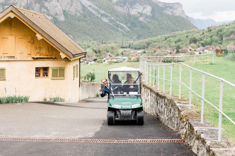 Vous n'êtes jamais seuls lors de votre mariage à la Ferme de Gy